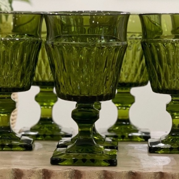 8 Vintage Avocado Green Mount Vernon Goblets - Picture 1 of 7